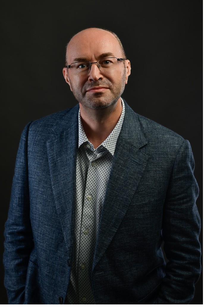 Dr Simon Elliott